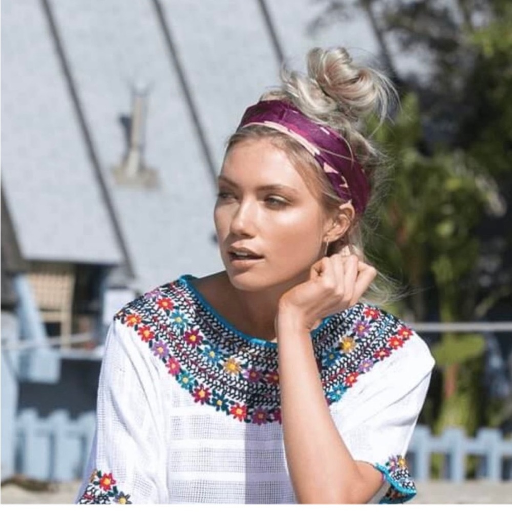 NWT Santa Marguerite embroidered dress M/L